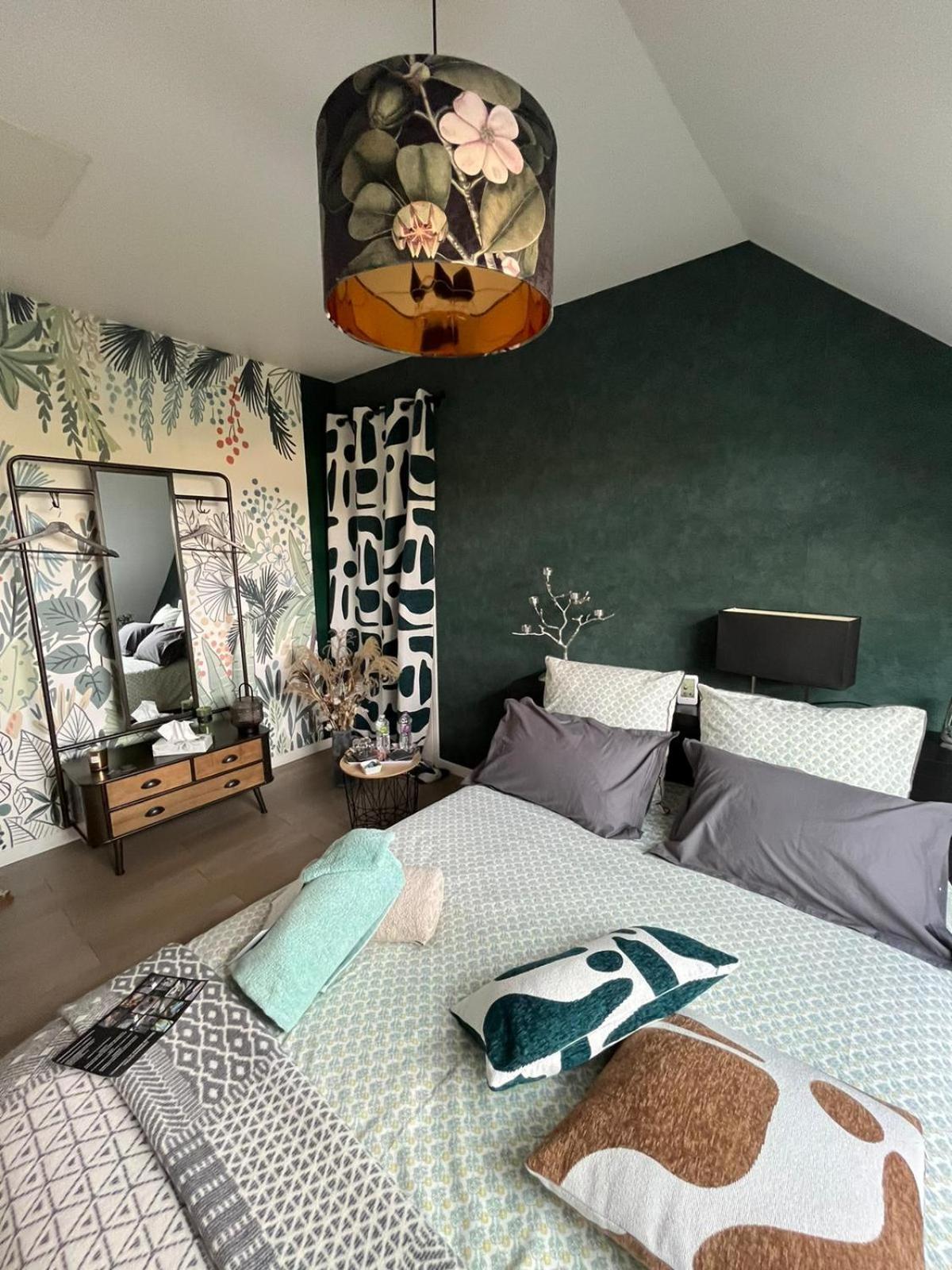 Chambre Dans Un Ecrin De Verdure Angrie Exteriör bild